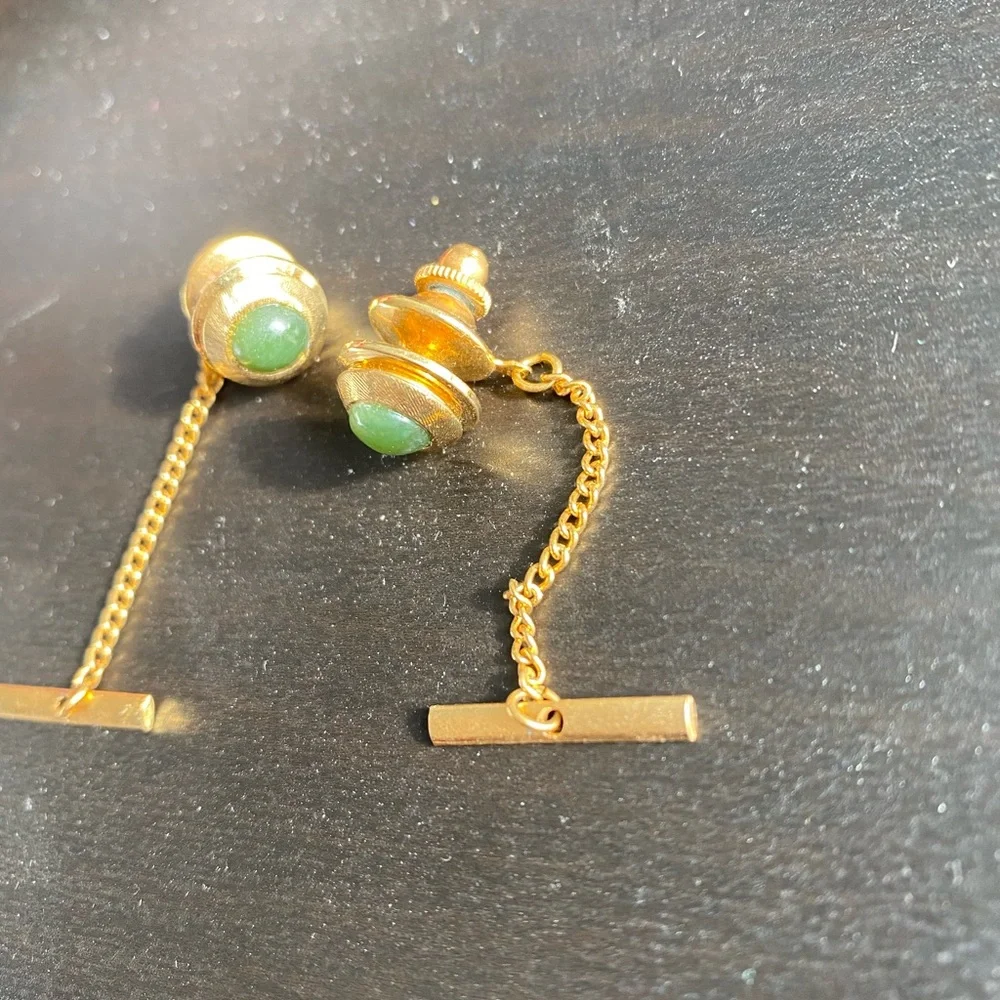 Vintage Jade Cufflinks – Gold Chain Link Style